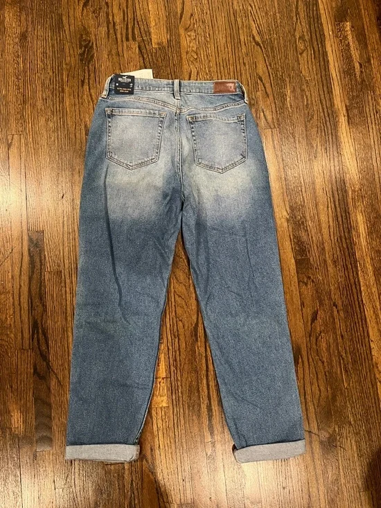 Hollister ultra high-rise mom jeans size 9R - Picture 2 of 7